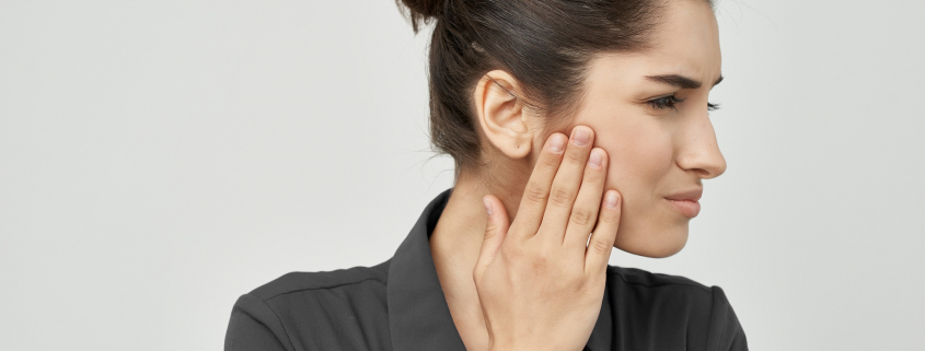 bloqueo mandibular al abrir la boca